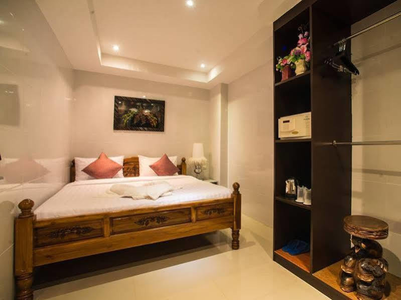 Oyo 861 Patong Dynasty Hotel Kültér fotó
