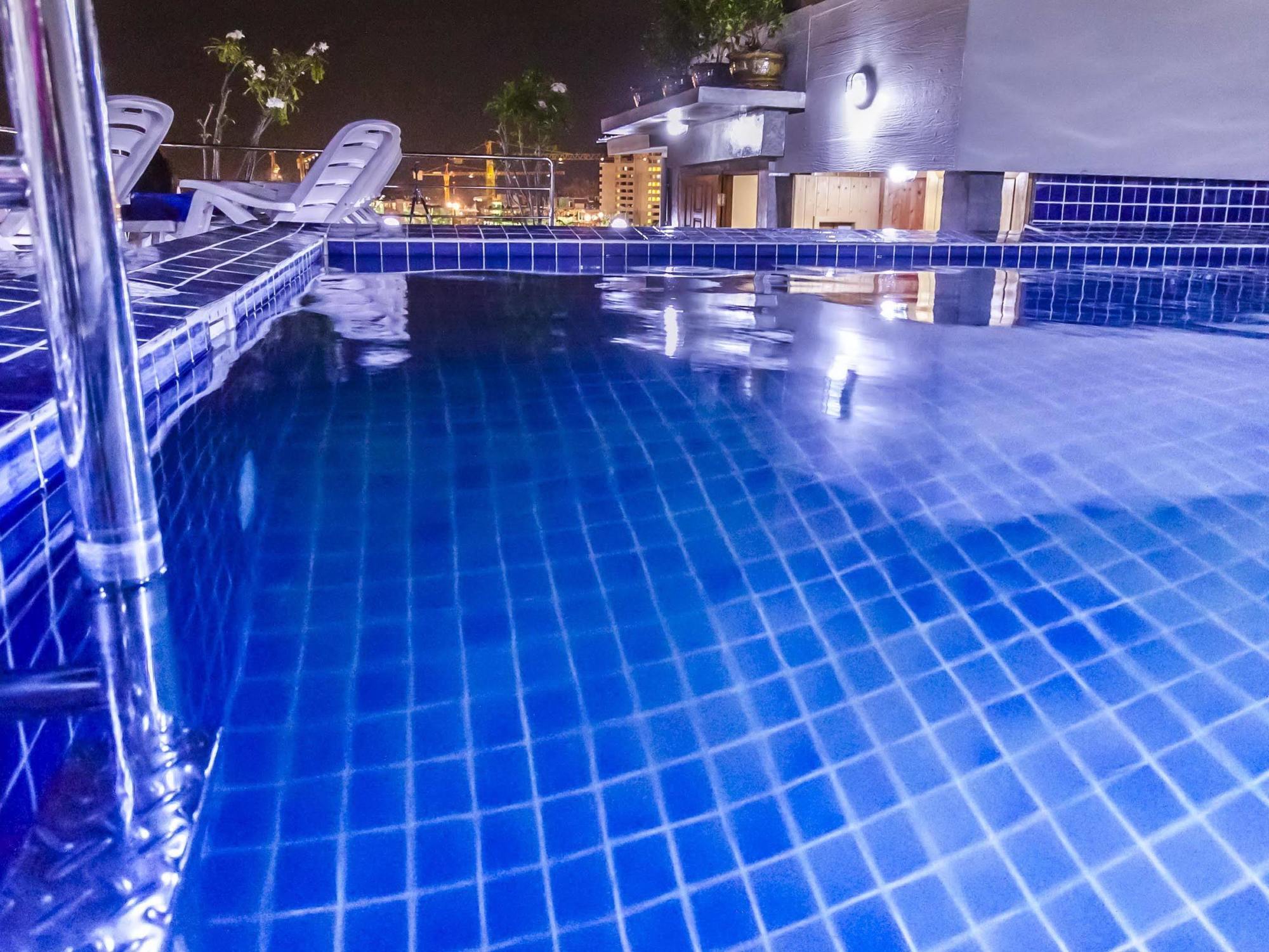 Oyo 861 Patong Dynasty Hotel Kültér fotó